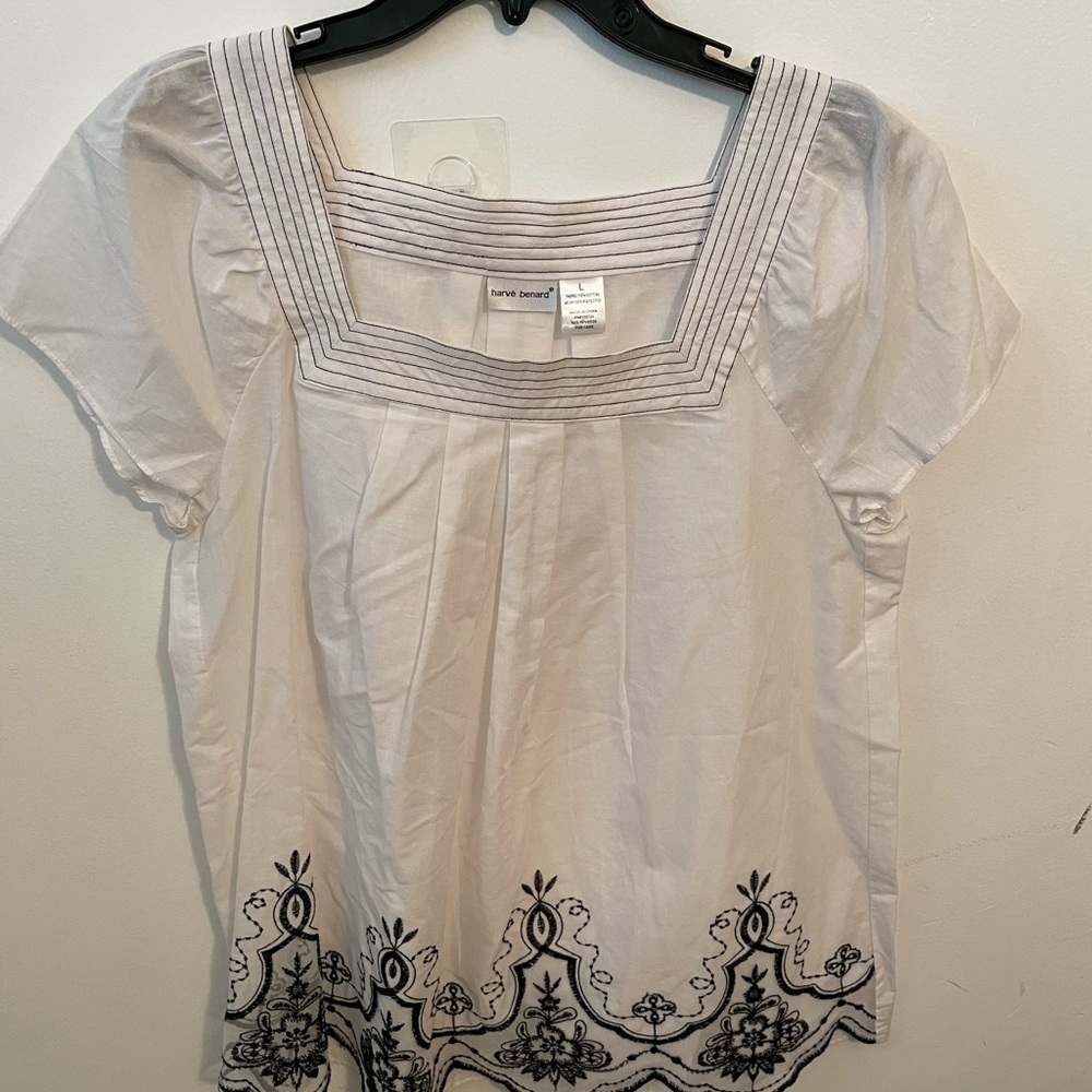Harve Bernard size large black and white good condition, cotton and polyester